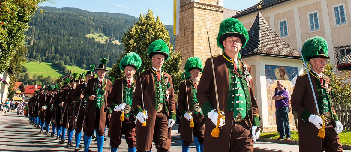 Tracht, Schützen, Gewand